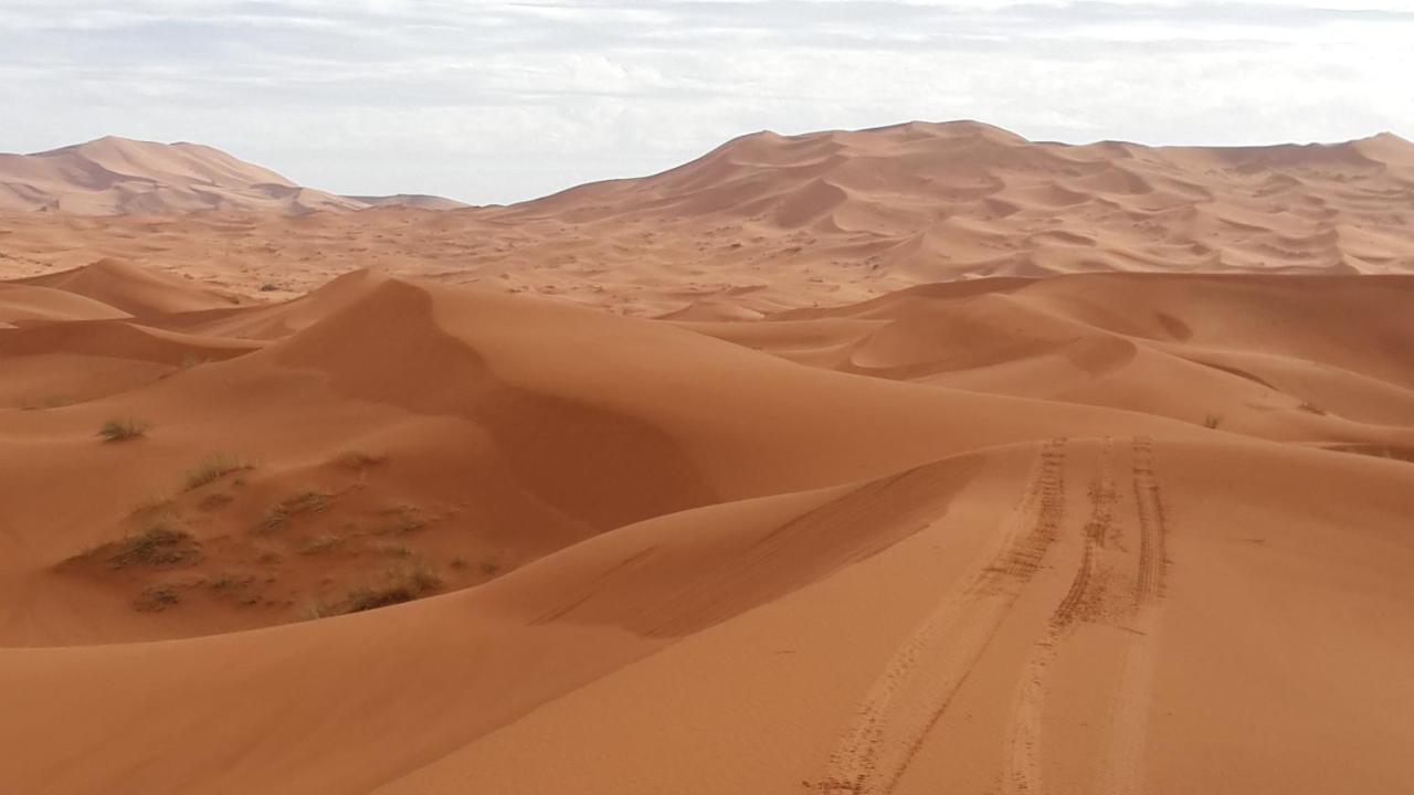 Riad Amar Merzouga Buitenkant foto
